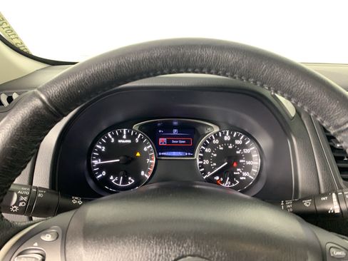 Used 2019 Nissan Pathfinder SL FWD image 22