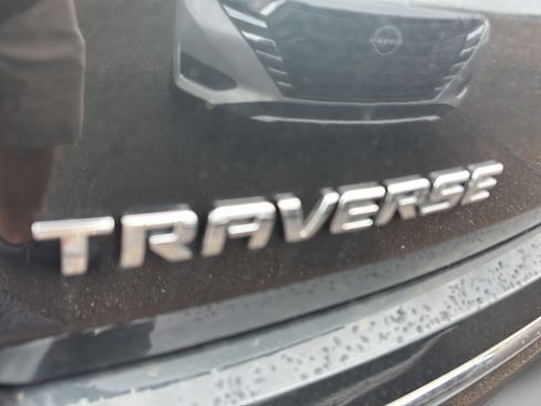 Used 2018 Chevrolet Traverse Premier w/ Driver Confidence II Package FWD image 16