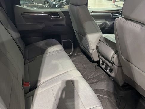 Used 2024 Chevrolet Silverado 1500 LT RWD image 6