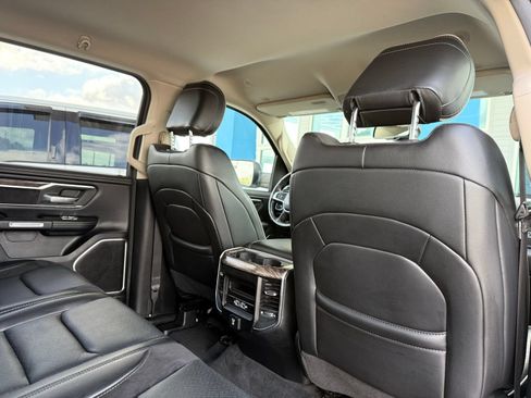 Used 2020 RAM 1500 Laramie AWD/4WD image 32