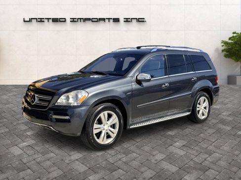 Used 2010 Mercedes-Benz GL 320 BlueTEC 4MATIC image 3