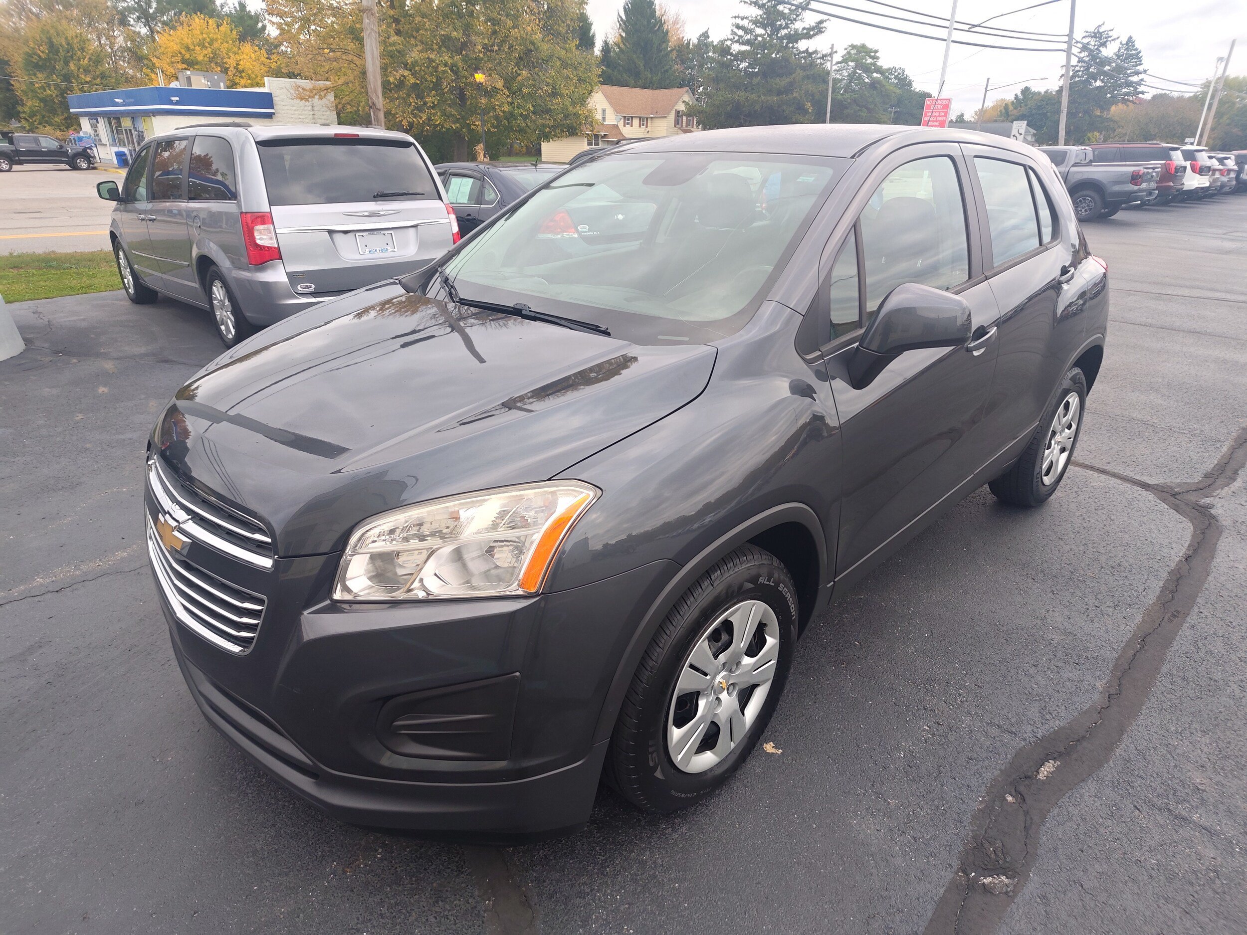 Used 2016 Chevrolet Trax LS FWD image 2