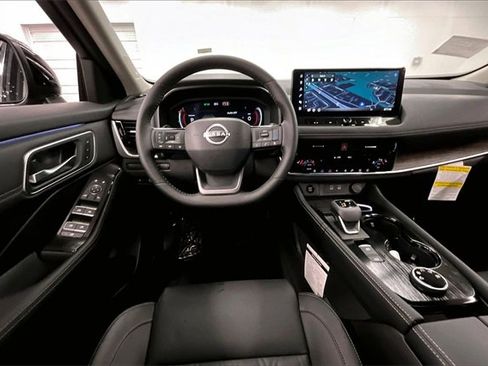 New 2026 Nissan Rogue Platinum image 18