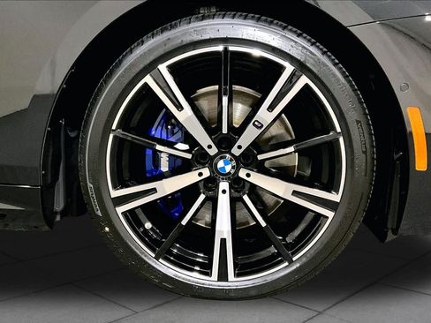 New 2027 BMW 550e xDrive w/ Premium Package AWD/4WD image 17