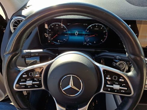 Used 2022 Mercedes-Benz GLA 250 4MATIC image 18