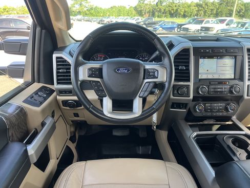 Used 2019 Ford F250 Lariat w/ Lariat Value Package AWD/4WD image 31