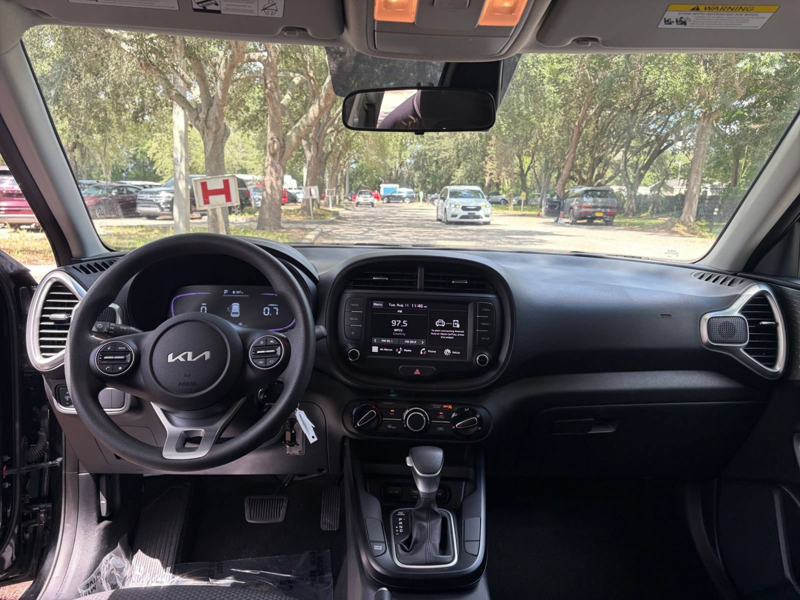 Used 2025 Kia Soul LX w/ LX Technology Package FWD image 30