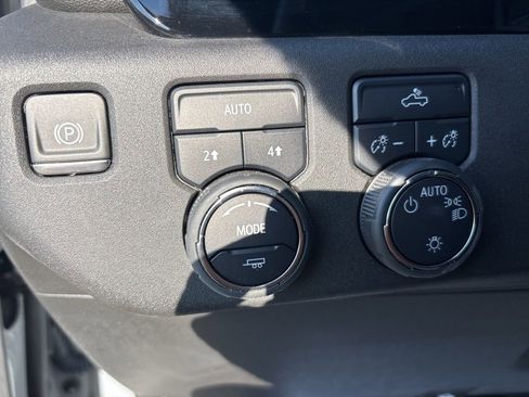 Used 2024 Chevrolet Silverado 1500 LT image 15