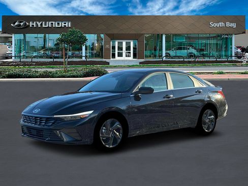 New 2026 Hyundai Elantra SEL Sport image 2