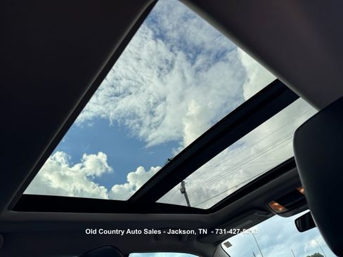 Used 2020 Chrysler 300 Limited RWD image 18