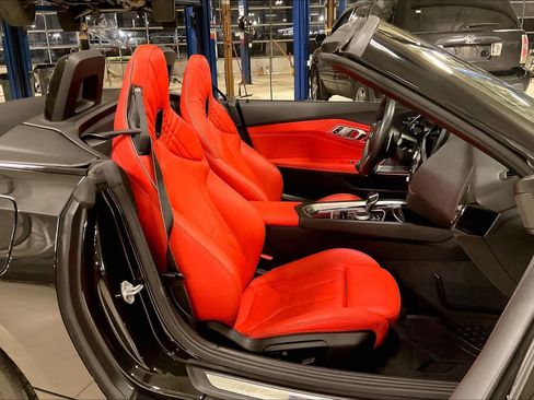 Certified 2024 BMW Z4 sDrive30i w/ Premium Package image 8