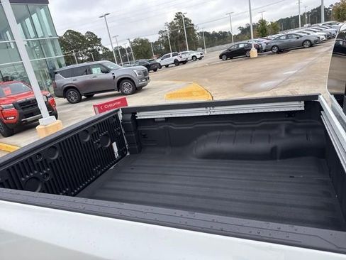 New 2026 Nissan Frontier SV image 10