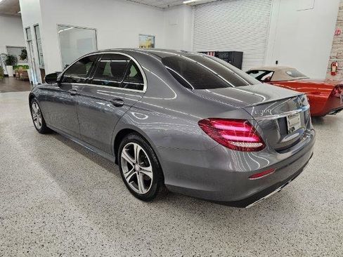 Used 2017 Mercedes-Benz E 300 4MATIC image 6
