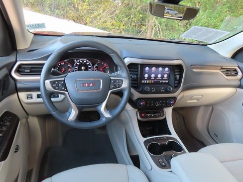 Used 2023 GMC Acadia Denali w/ Denali Ultimate Package image 4