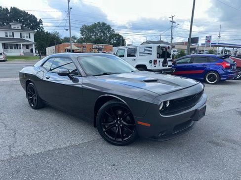 Used 2017 Dodge Challenger SXT Plus RWD image 2