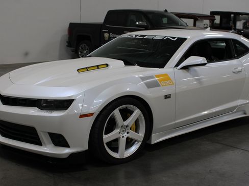 Used 2014 Chevrolet Camaro SS w/ RS Package RWD image 3
