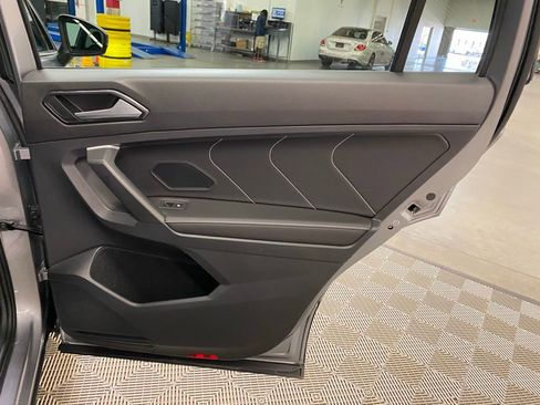 Used 2024 Volkswagen Tiguan Wolfsburg Edition image 31