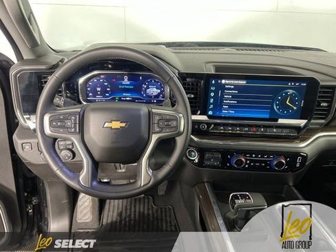 Used 2025 Chevrolet Silverado 1500 LT w/ Z71 Off-Road Package AWD/4WD image 14