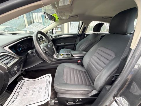 Used 2018 Ford Fusion SE w/ Fusion SE Technology Package FWD image 14