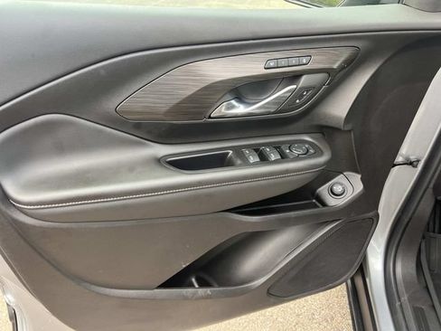Used 2024 GMC Terrain SLT w/ LPO, Floor Liner Package AWD/4WD image 17