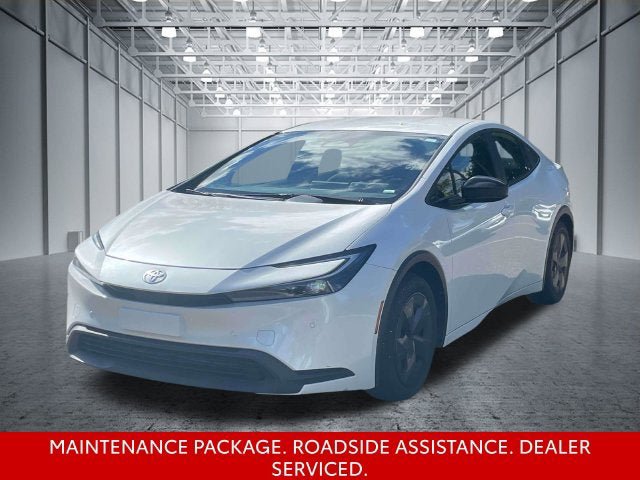 Used 2025 Toyota Prius LE FWD image 4