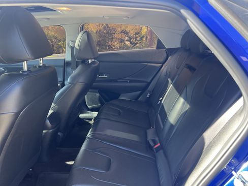 Used 2022 Hyundai Elantra Limited image 31