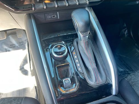 Used 2024 Chevrolet Colorado Z71 w/ Z71 Convenience Package 2 AWD/4WD image 16