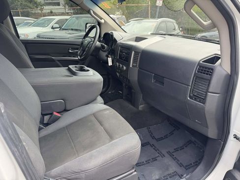 Used 2015 Nissan Titan S image 11