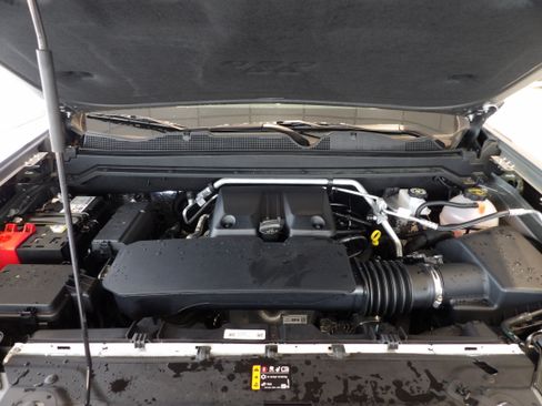 Used 2024 Chevrolet Colorado LT w/ LT Convenience Package III image 29