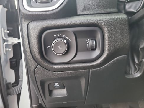 Used 2023 RAM 1500 Big Horn image 31