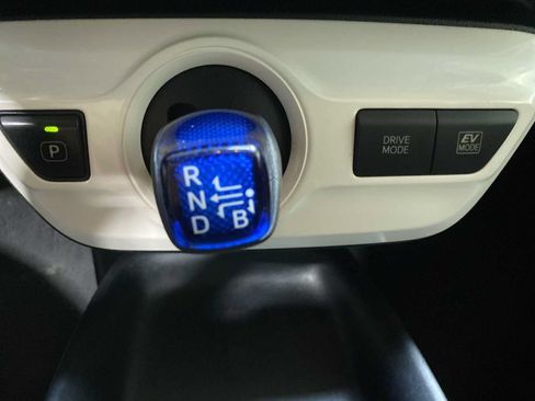 Used 2016 Toyota Prius Two FWD image 17