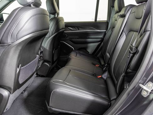 New 2026 Jeep Grand Cherokee Limited w/ Limited Altitude Package AWD/4WD image 39
