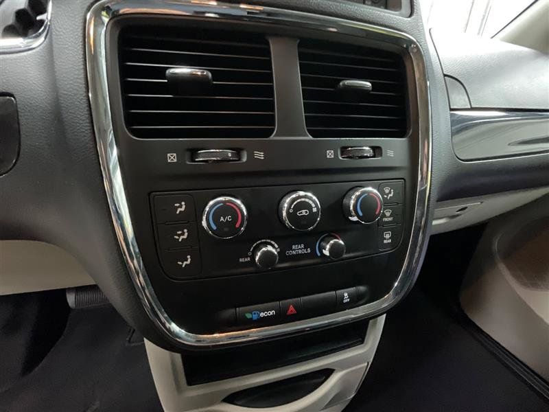 Used 2020 Dodge Grand Caravan SE FWD image 15