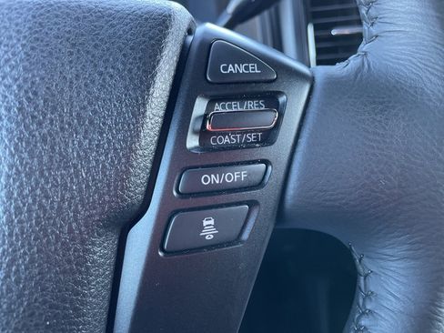 Used 2024 Nissan Titan SV image 14