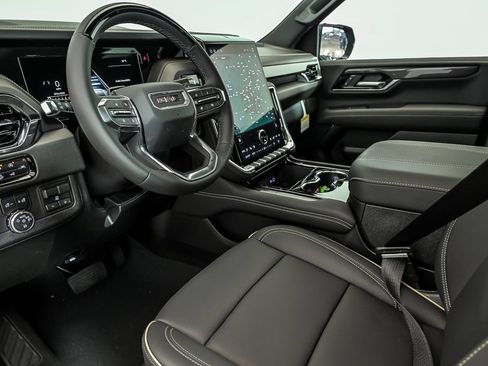 New 2026 GMC Yukon XL Elevation w/ Elevation Premium Package AWD/4WD image 8
