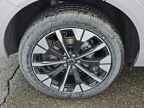 New 2026 Volvo XC60 B5 Plus w/ Protection Package Premier AWD/4WD image 7