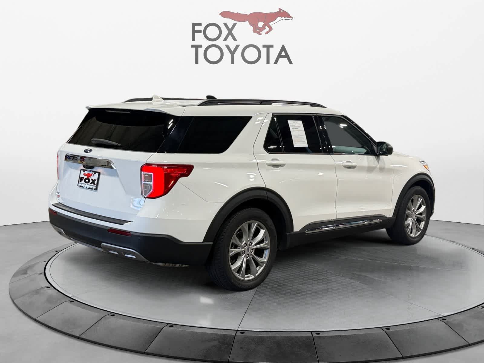Used 2023 Ford Explorer XLT w/ Equipment Group 202A RWD image 6