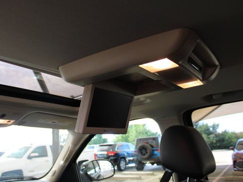 Used 2013 GMC Yukon Denali image 16