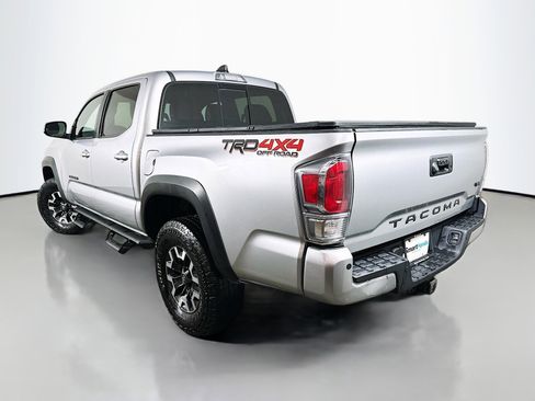 Used 2022 Toyota Tacoma TRD Off-Road w/ TRD Premium Off Road Package AWD/4WD image 5