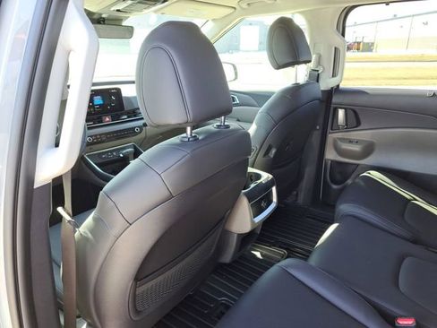 New 2026 Kia Carnival EX FWD image 19