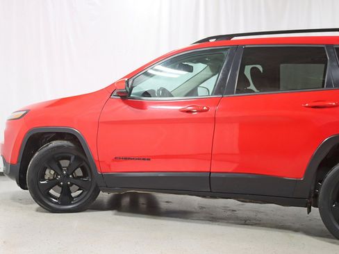Used 2017 Jeep Cherokee High Altitude w/ Luxury Group image 11