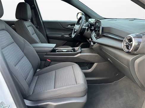 Used 2025 Chevrolet Equinox LT image 15