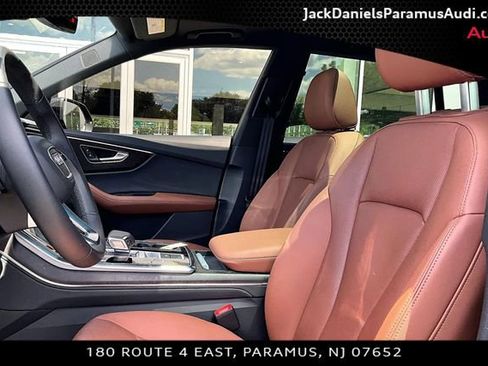 Used 2023 Audi Q8 Premium Plus w/ Premium Plus Package AWD/4WD image 17