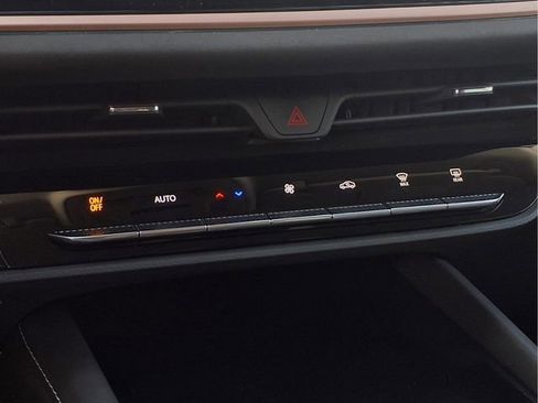 Certified 2025 Buick Envision Sport Touring AWD/4WD image 8