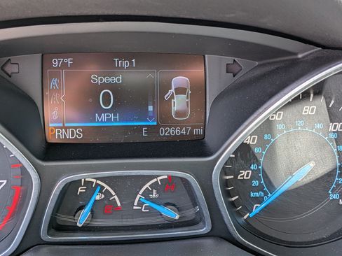 Used 2015 Ford Escape Titanium w/ Equipment Group 301A FWD image 29