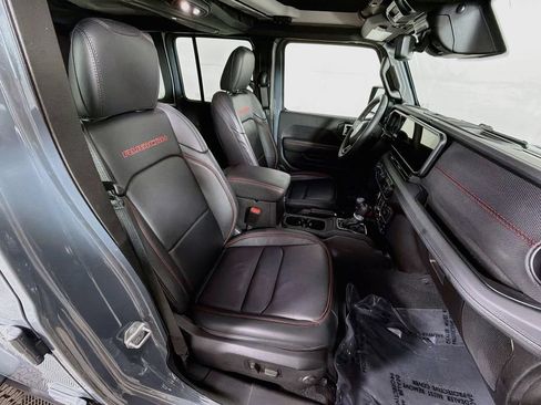 Used 2025 Jeep Wrangler Unlimited Rubicon AWD/4WD image 28