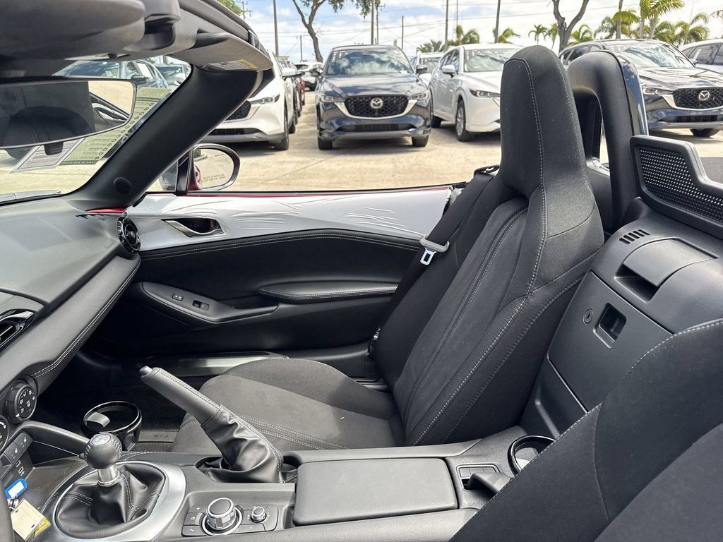 New 2026 MAZDA MX-5 Miata Club w/ Interior Package RWD image 19