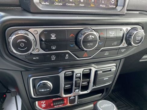 Used 2023 Jeep Gladiator Mojave w/ Trailer Tow Package AWD/4WD image 19