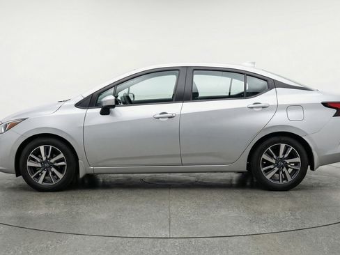 Used 2025 Nissan Versa SV image 5