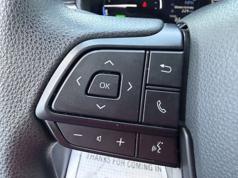 Used 2025 Toyota Sienna LE AWD/4WD image 16